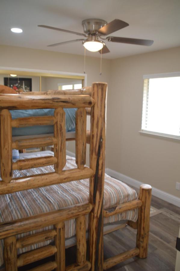 Beautiful 3 Bedroom Home Located Near Yosemite Oakhurst Exterior photo