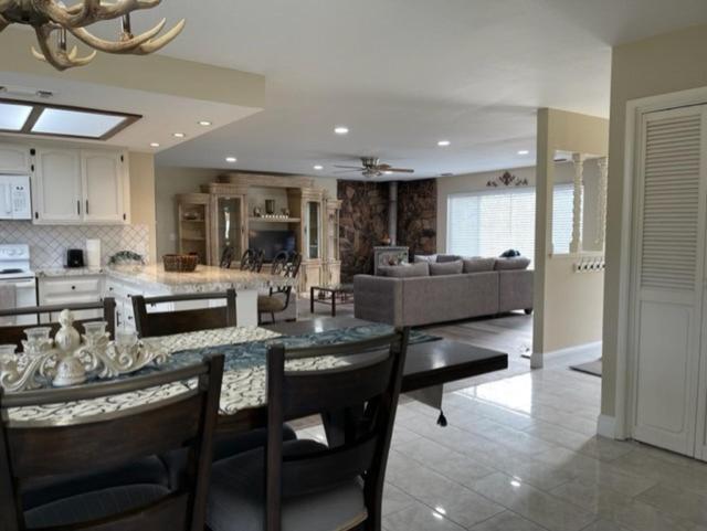 Beautiful 3 Bedroom Home Located Near Yosemite Oakhurst Exterior photo